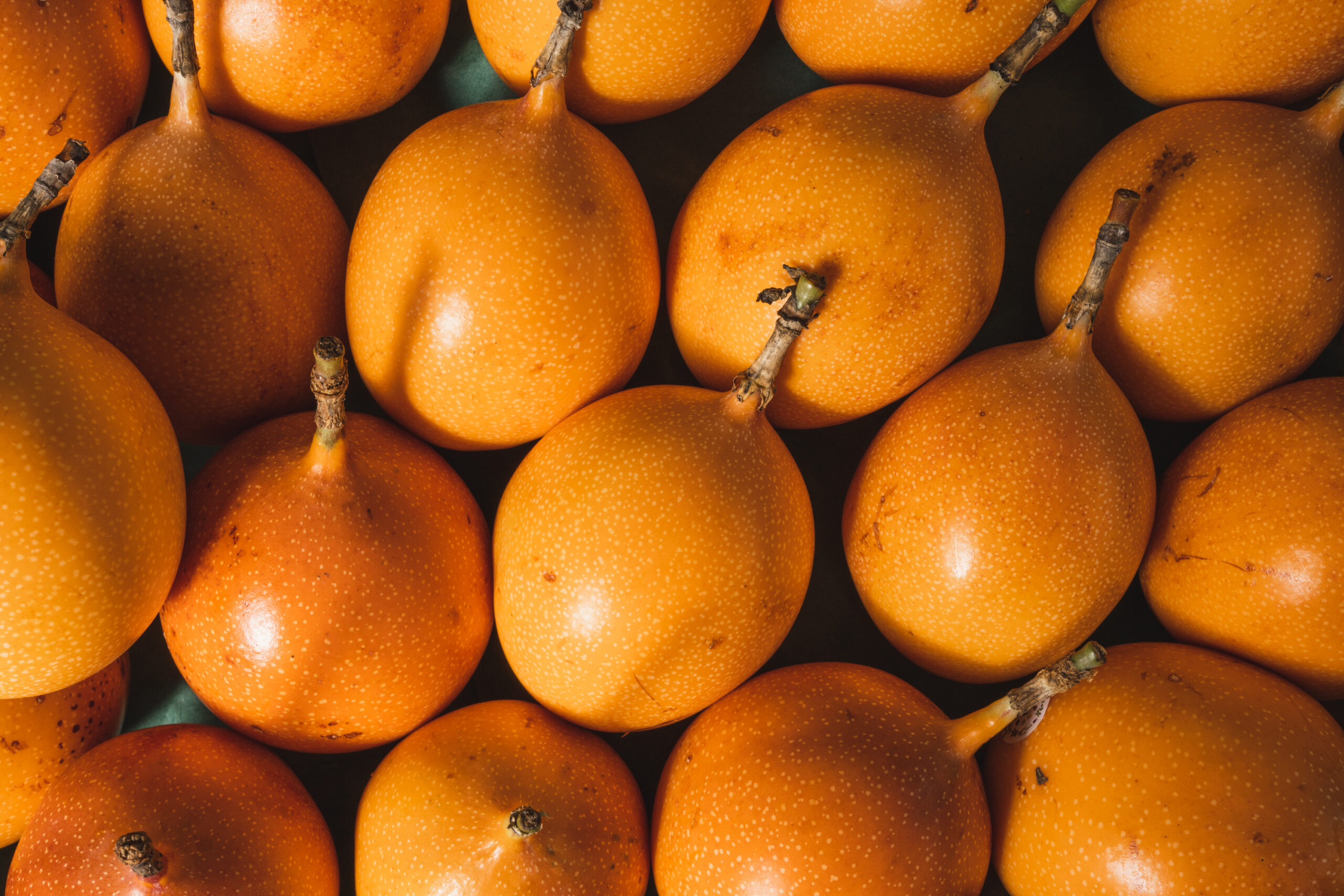Granadilla - Exotische Frucht mit süßem Aroma - JJ Global Trader